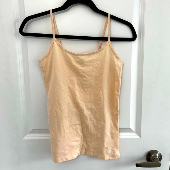 ✨2/$15✨Basic Nude Cami (M) - Picture 2 of 3